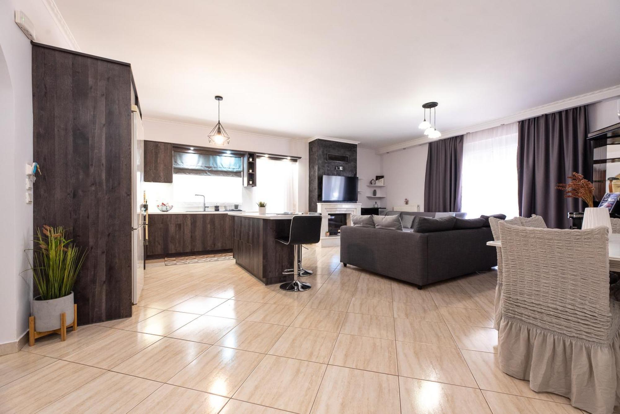 Sea And Airport Apartment Artemida  Exterior photo